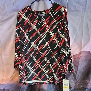Nwt Alfred Dunner Red and White Geometric Blouse